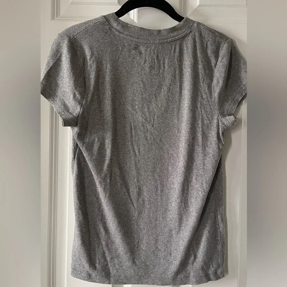 NWOT Women’s A New Day Soft Gray Stretchy Short Sleeve Top, M - Picture 2 of 3